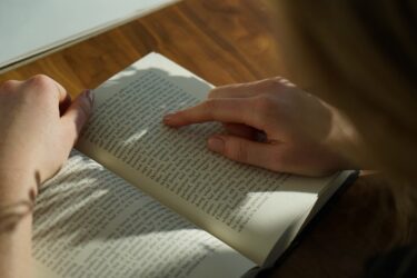 C#: 改行や引用符の値を含むCSVの読み取り方法